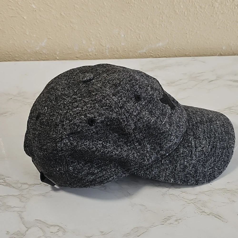 Mitchell & Ness Hornest Hat.